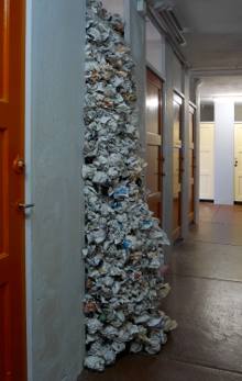 5000 Pages of Contemporary Witness Sheets Crumpled-up, a Art Installation by Martin Gut from the year 2011